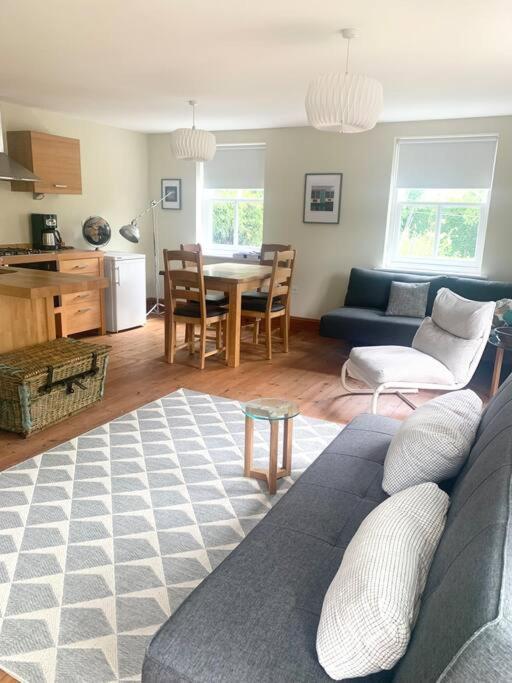 Delightful Ely House Bright And Warm With Cathedral View Lejlighed Eksteriør billede