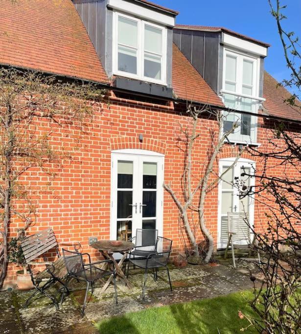 Delightful Ely House Bright And Warm With Cathedral View Lejlighed Eksteriør billede